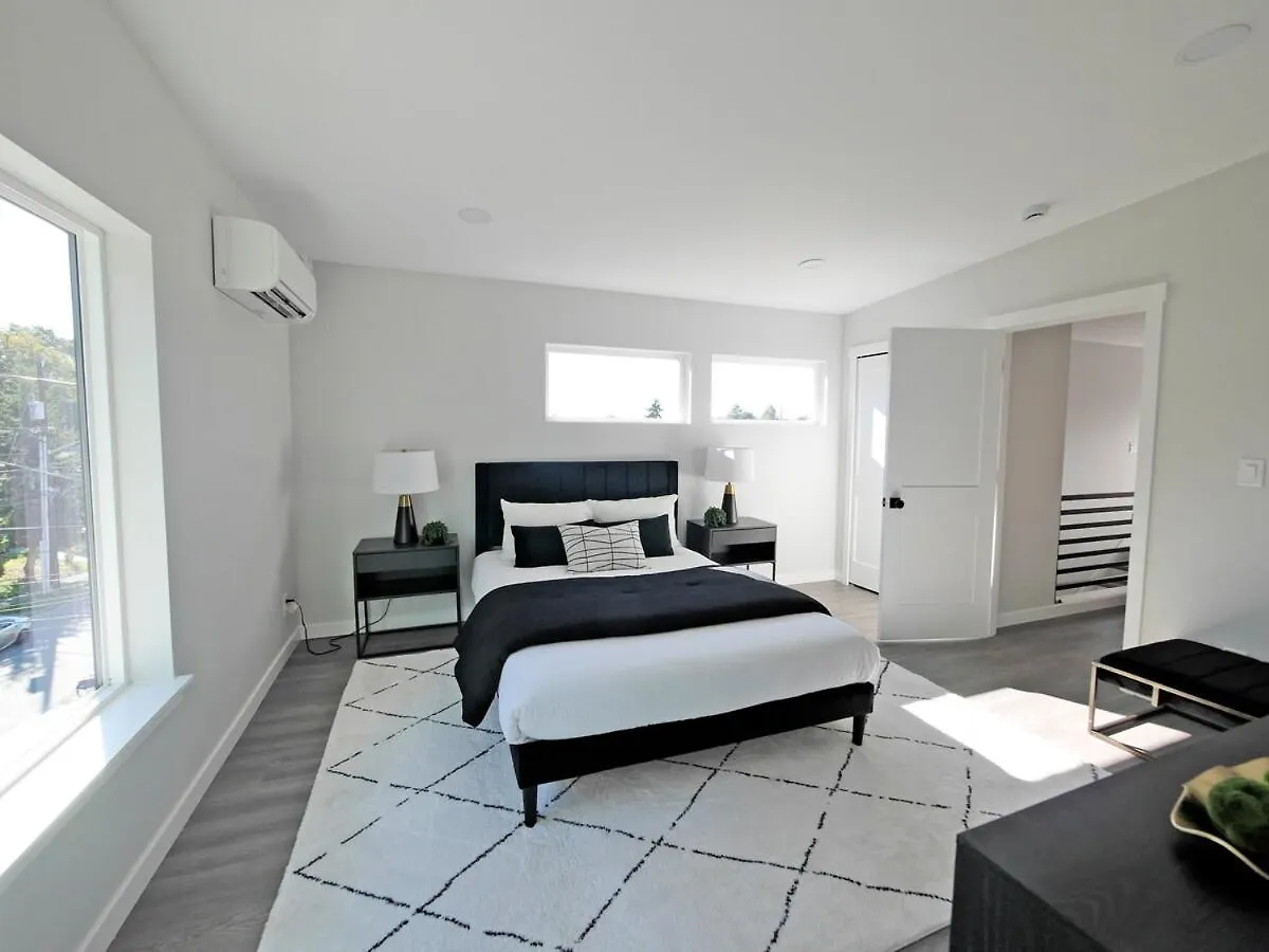 Brand New Modern Home With Rooftop Terrace Seattle USA