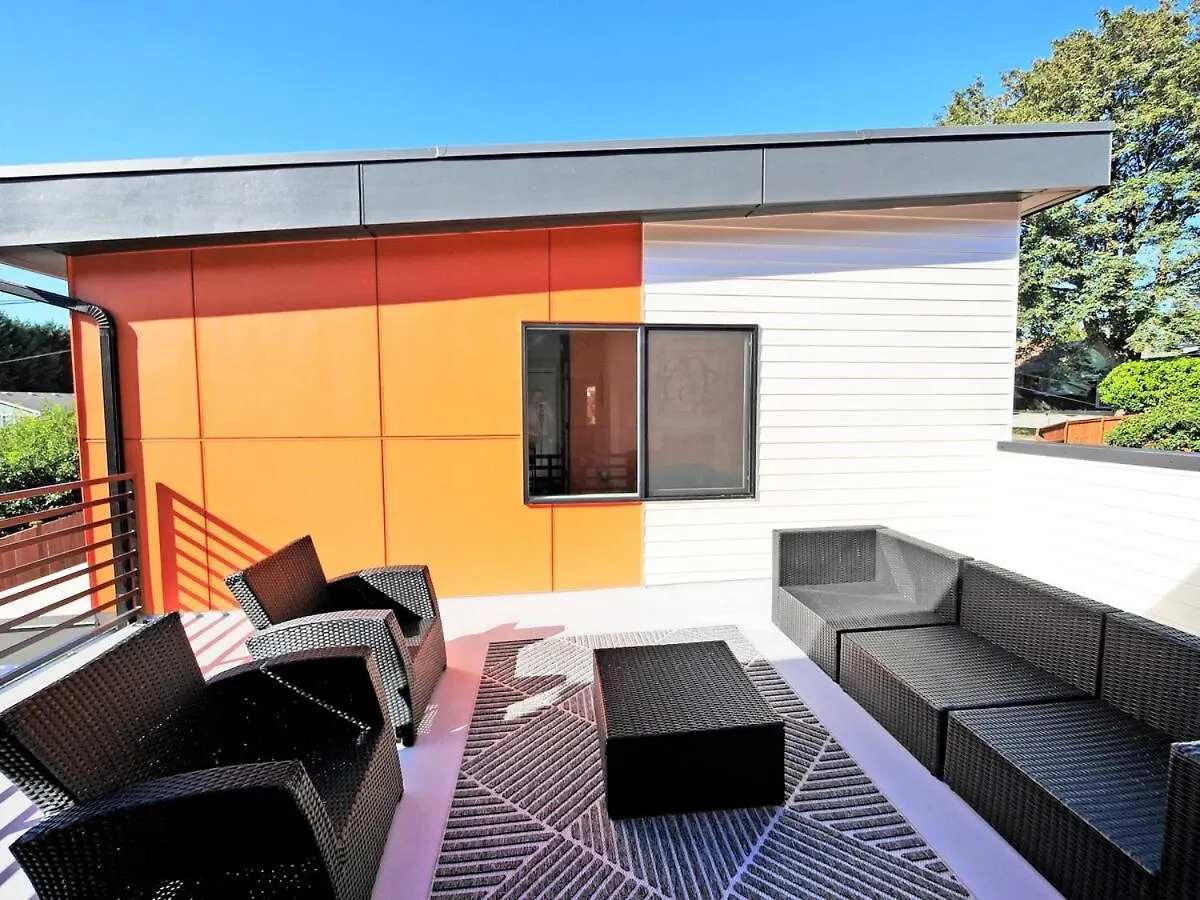Brand New Modern Home With Rooftop Terrace Seattle
