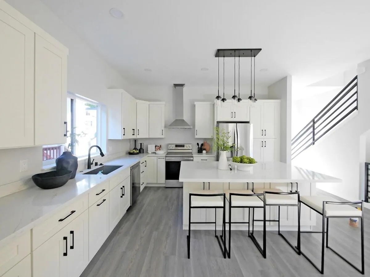 Brand New Modern Home With Rooftop Terrace 西雅图 度假居
